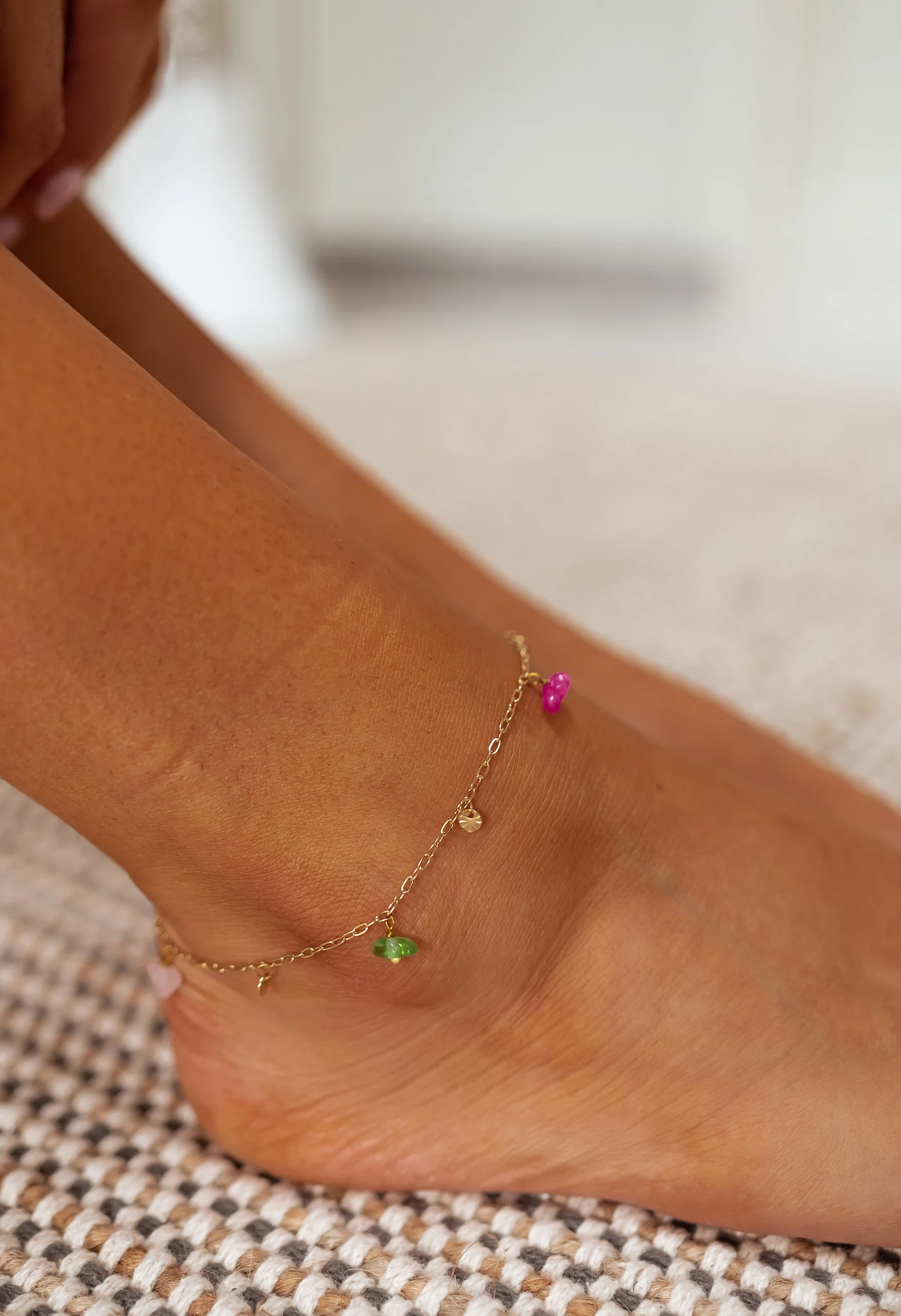 Chaine de cheville Delta - dorée avec perles multicolores - Image 5
